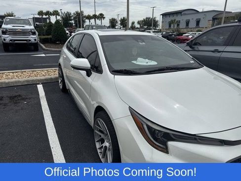 Used 2021 Toyota Corolla SE FWD image 2