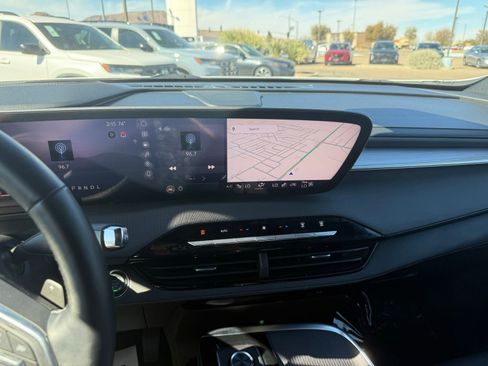 Used 2025 Buick Enclave Preferred image 22