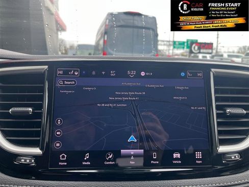 Used 2024 Chrysler Pacifica Limited FWD image 21