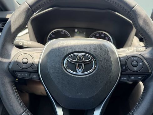 Used 2022 Toyota RAV4 SE AWD/4WD image 33
