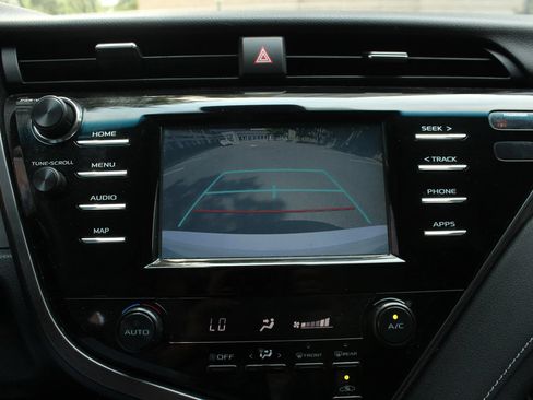 Used 2019 Toyota Camry SE FWD image 27