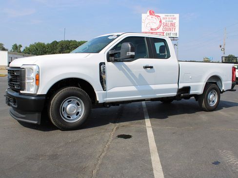 Used 2025 Ford F250 XL image 2