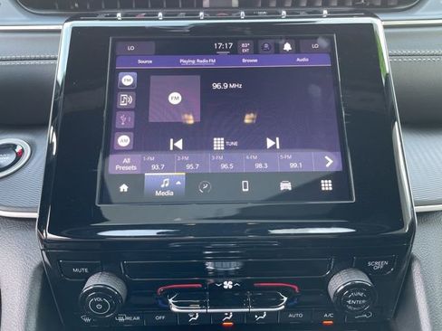 Used 2025 Jeep Grand Cherokee L Laredo image 18