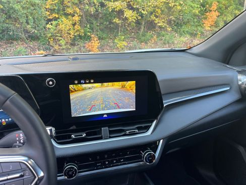 Used 2025 Chevrolet Equinox LT image 17