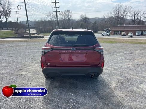 Used 2025 Subaru Forester Premium image 5