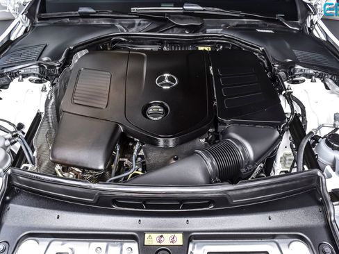 Used 2025 Mercedes-Benz C 300 4MATIC Sedan image 11