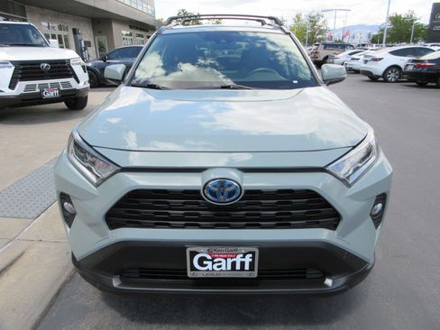 Used 2019 Toyota RAV4 XLE w/ Convenience Package AWD/4WD image 16