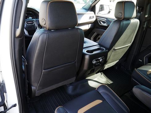 Used 2022 GMC Yukon AT4 AWD/4WD image 15