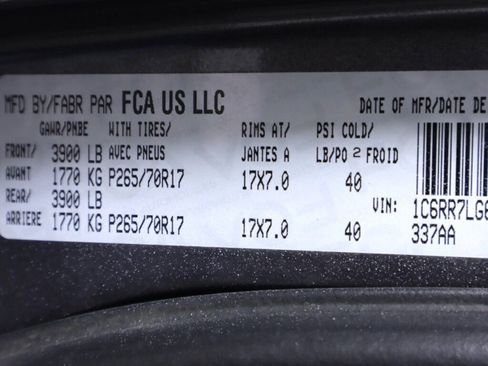 Used 2018 RAM 1500 Classic SLT AWD/4WD image 44