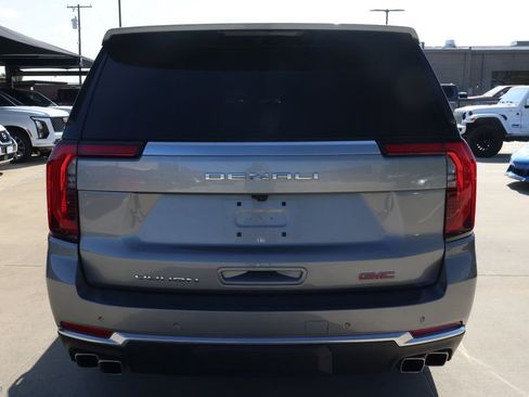 Used 2025 GMC Yukon XL Denali w/ Sun & Power Step Package RWD image 6