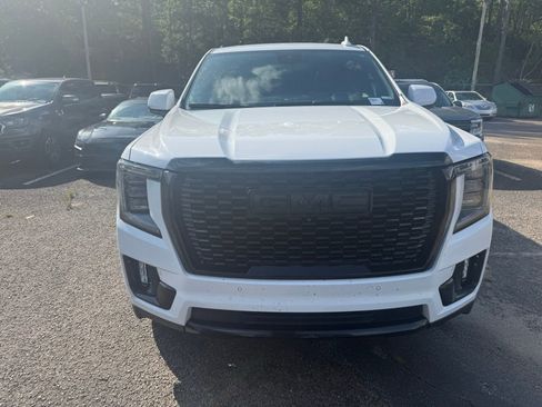 Used 2023 GMC Yukon XL Denali RWD image 2