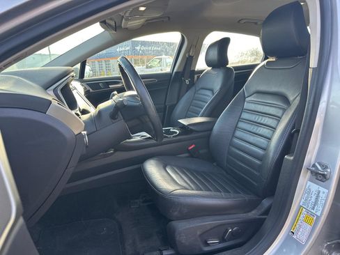 Used 2016 Ford Fusion SE w/ Equipment Group 202A image 6