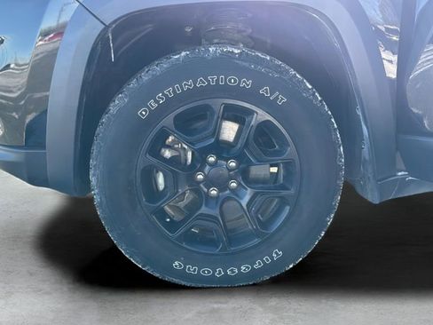 Used 2022 Jeep Cherokee Latitude w/ Trailer Tow Group image 35