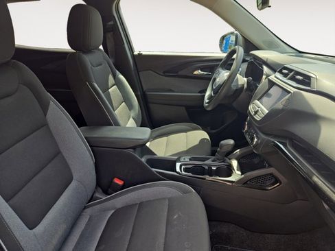 Used 2023 Chevrolet TrailBlazer LT FWD image 15