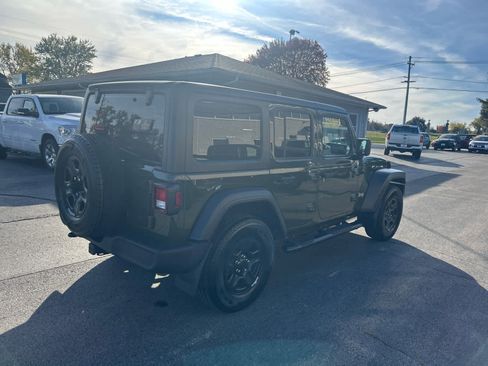 Used 2021 Jeep Wrangler Unlimited Sport image 3