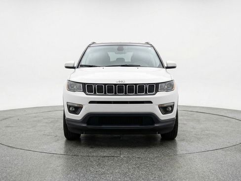Used 2025 Jeep Compass Limited image 2