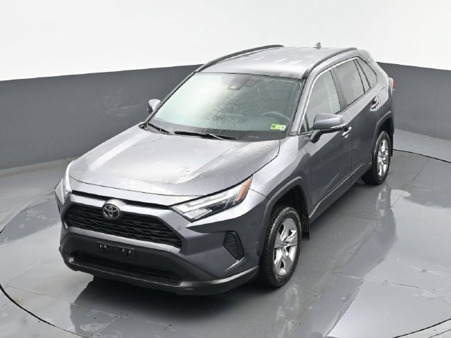 Used 2022 Toyota RAV4 XLE AWD/4WD image 18