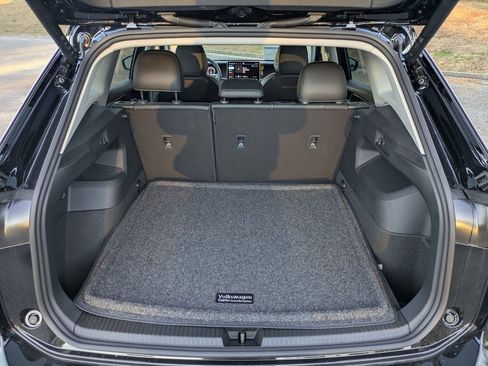 New 2026 Volkswagen Tiguan SE image 13