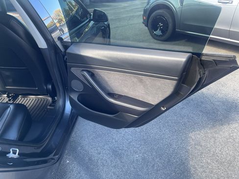 Used 2021 Tesla Model 3 Long Range image 21