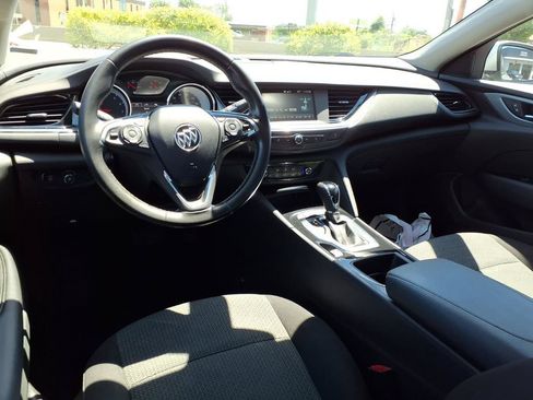 Used 2018 Buick Regal Preferred FWD image 7