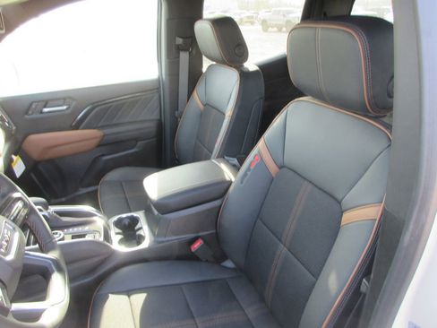New 2026 GMC Canyon AT4 w/ Nightfall Essentials Package AWD/4WD image 11