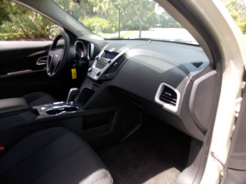 Used 2015 Chevrolet Equinox LS FWD image 11