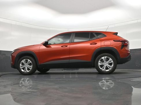 Used 2024 Chevrolet Trax LS FWD image 24