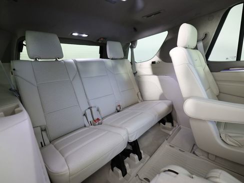 Used 2025 Cadillac Escalade Sport Platinum w/ LPO, ONYX Package image 12