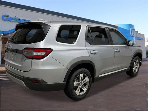 New 2025 Honda Pilot EX-L image 7