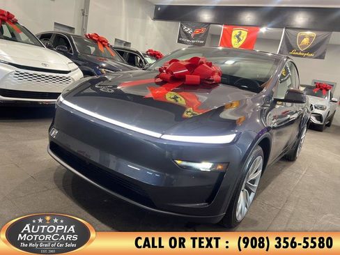 Used 2026 Tesla Model Y 2WD image 34