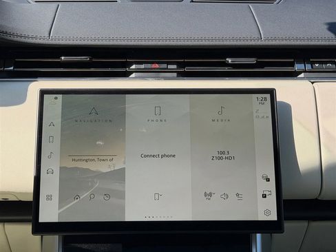 Used 2023 Land Rover Range Rover SE image 14