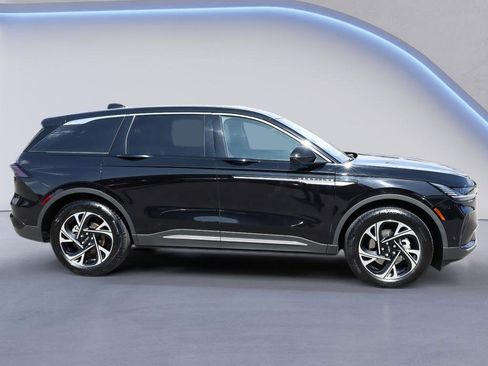 Used 2024 Lincoln Nautilus Premier w/ Equipment Group 102A image 8