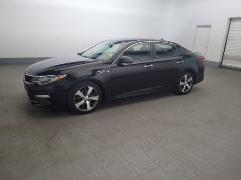 Used 2019 Kia Optima S FWD image 2