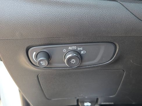 Certified 2024 Buick Encore GX Sport Touring FWD image 25