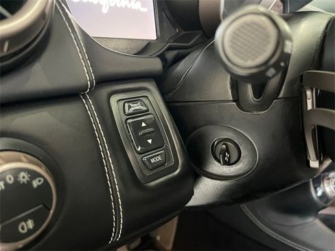 Used 2014 Ferrari California image 28