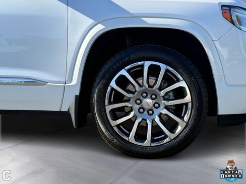 Used 2023 GMC Acadia Denali w/ Denali Technology Package image 8