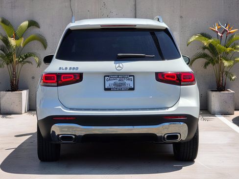 Used 2021 Mercedes-Benz GLB 250 w/ Premium Package image 7