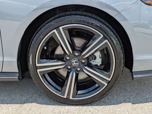 Used 2023 Honda Accord Sport image 10