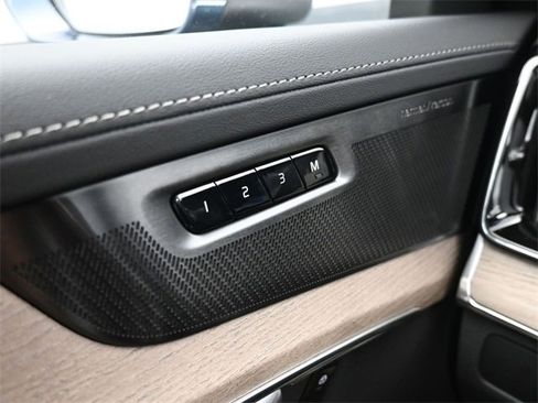 New 2026 Volvo XC90 B6 Plus w/ Protection Package Premier image 30