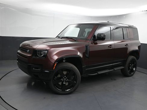 Used 2025 Land Rover Defender 110 Sedona Red Edition image 4