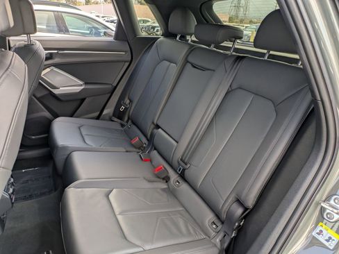 Used 2025 Audi Q3 2.0T Premium w/ Convenience Package AWD/4WD image 31