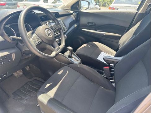 Used 2023 Nissan Kicks S FWD image 9