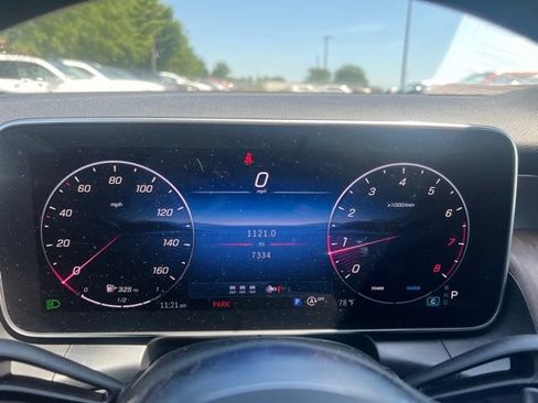 Used 2025 Mercedes-Benz GLC 300 4MATIC image 14