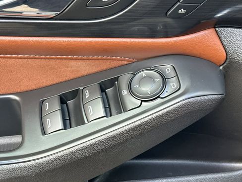 Used 2018 Chevrolet Traverse High Country AWD/4WD image 14