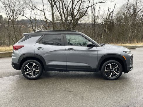 Used 2022 Chevrolet TrailBlazer RS w/ Sun and Liftgate Package image 6