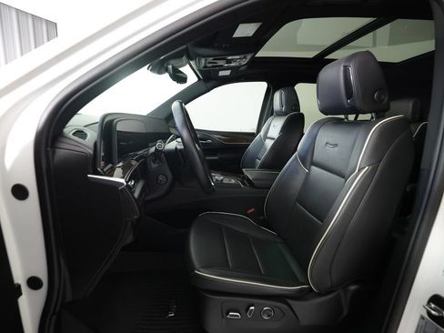 Used 2024 Cadillac Escalade ESV Premium Luxury w/ LPO, Floor Liner Package AWD/4WD image 17