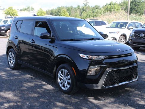 Used 2021 Kia Soul LX FWD image 3