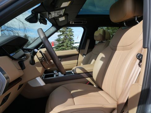 Certified 2025 Land Rover Range Rover Autobiography AWD/4WD image 13