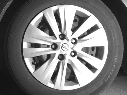 Used 2025 Nissan Sentra S FWD image 12