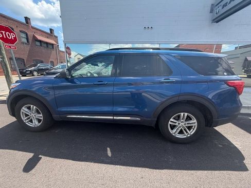 Used 2020 Ford Explorer XLT w/ Equipment Group 202A AWD/4WD image 6